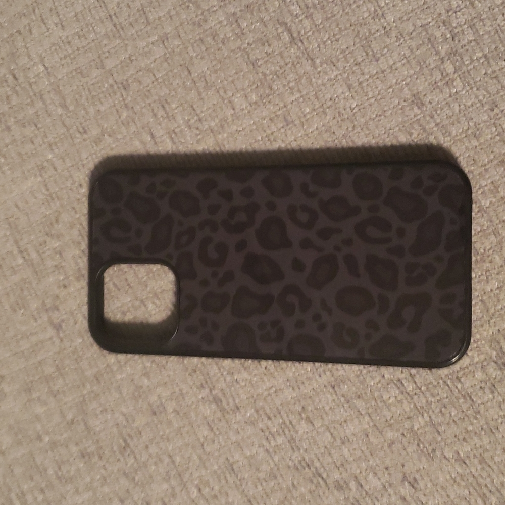 iPhone 12 Pro Max Black Cheetah Leopard Case